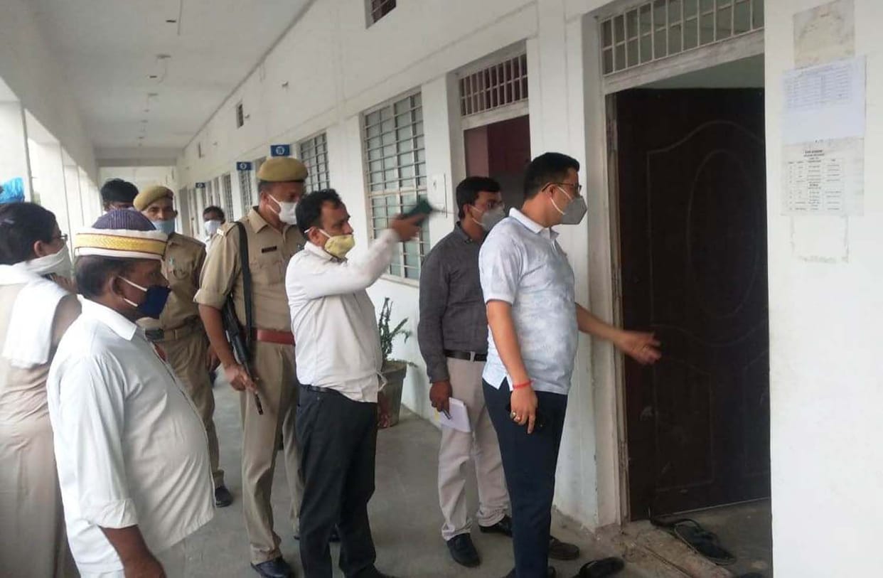 Seeing the mess in the kitchen, DM reprimanded the nodal officer