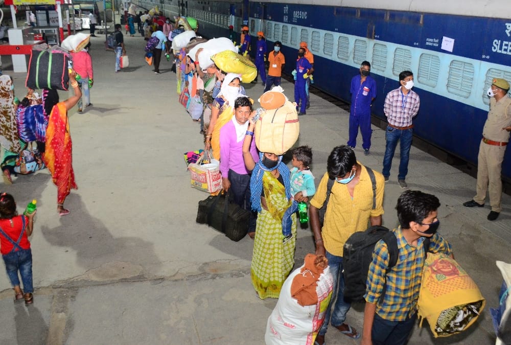 passengers reached lucknow from kerala, had to pay for ticket