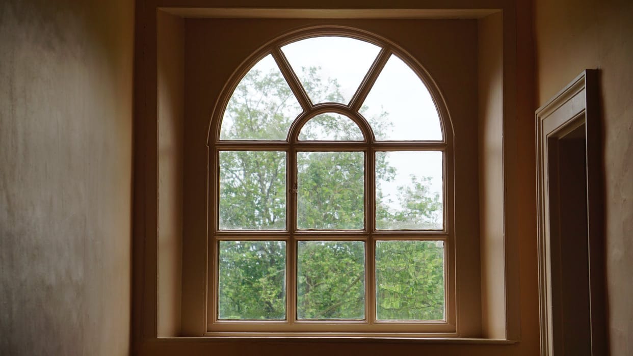 Vastu Tips Avoid Things to Place in Front of Window for Prosperity and Health Khidki Vastu Shastra in Hindi