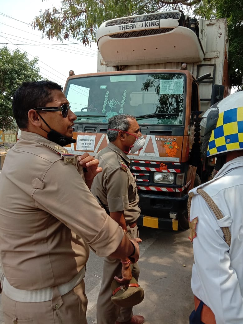 50 people stopped from Pune going to different districts of Purvanchal and Bihar