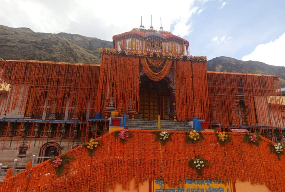 Preparations have been started for the Vaishno Devi Yatra but priests disagreed for the Char Dham Yatra