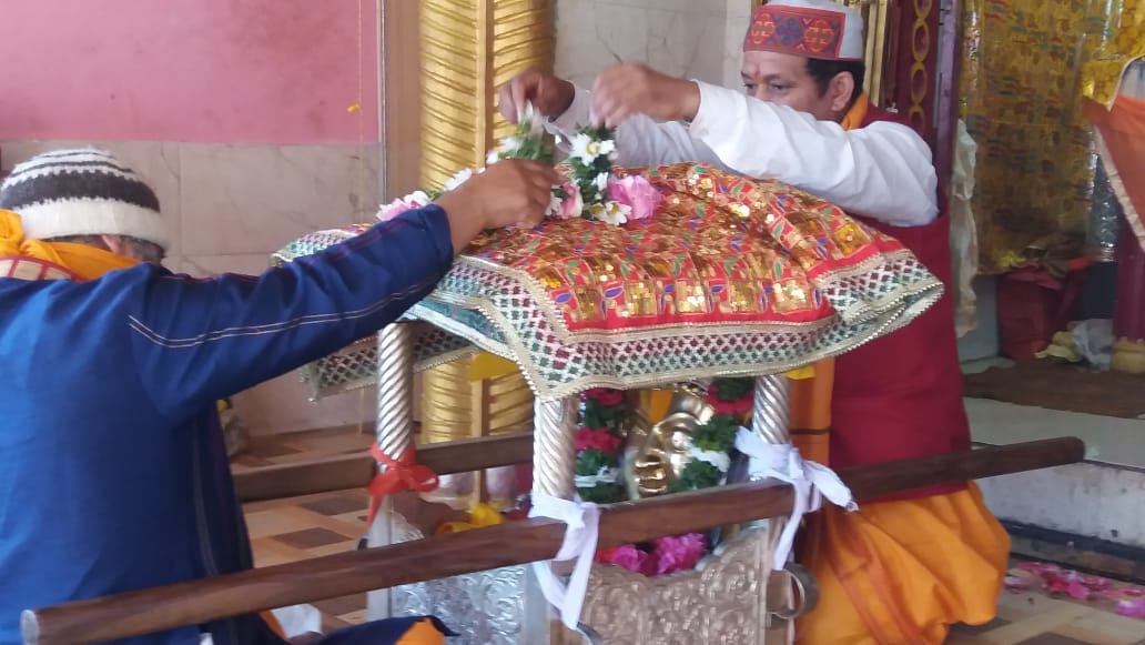 Char dham yatra 2020: shankaracharya gaddi, kuber doli , uddhaw doli and tel kalash departure for badrinath dham