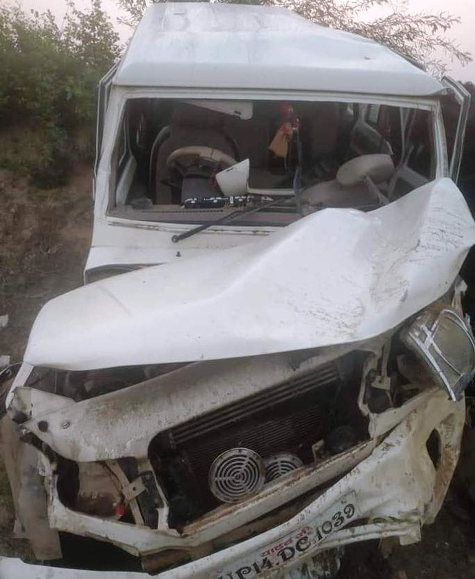 Two friends died in road accident.