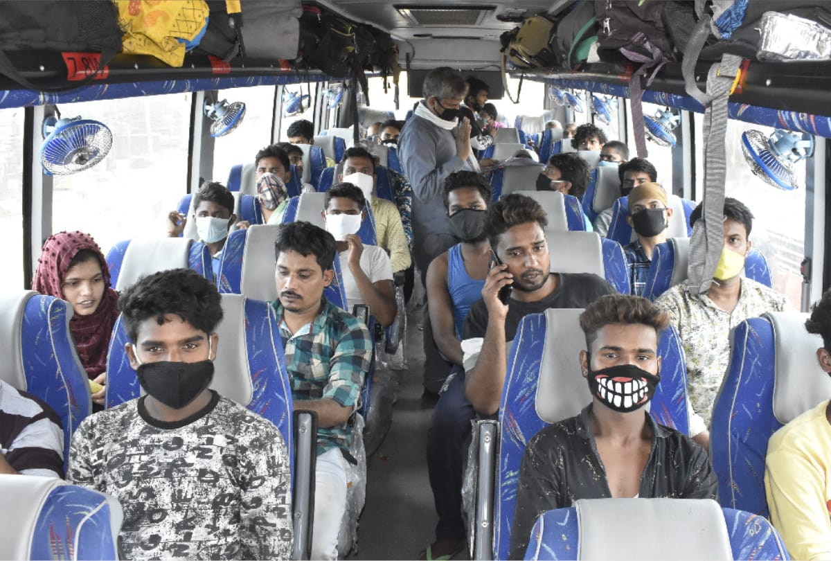 Four workers specials train carrying 4422 passengers in Gorakhpur during Lockdown