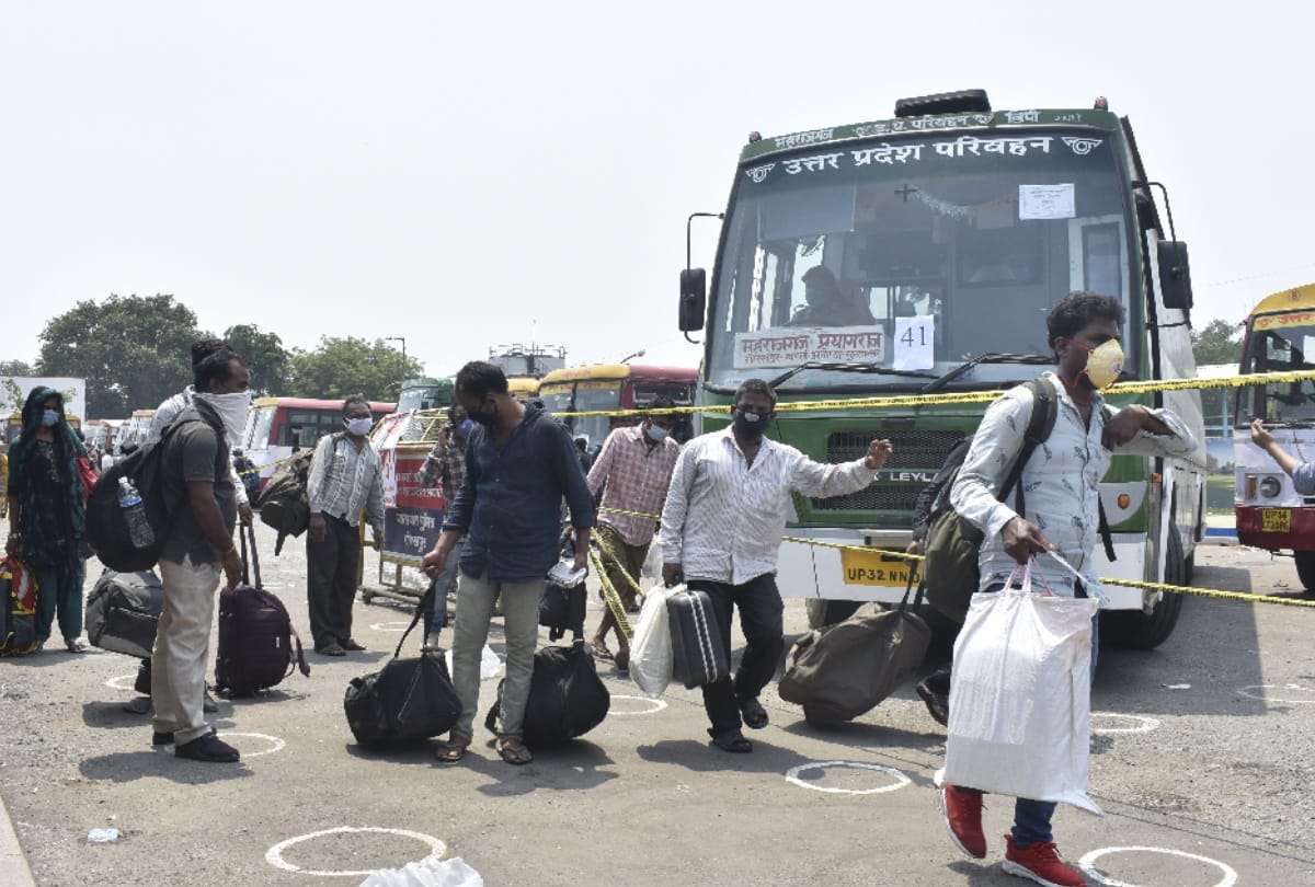 Four workers specials train carrying 4422 passengers in Gorakhpur during Lockdown