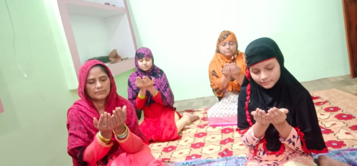 ramjan ki pehli savkdr, ghro me jagkar kre ivadat