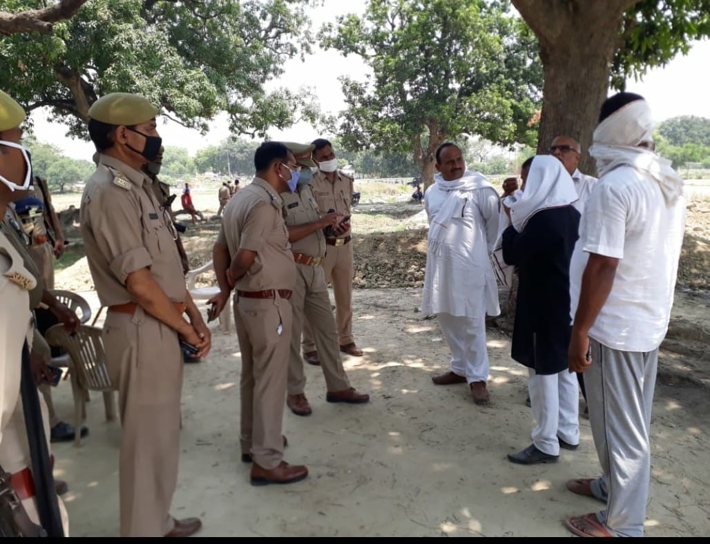 Bullies closed the way, villagers protested
