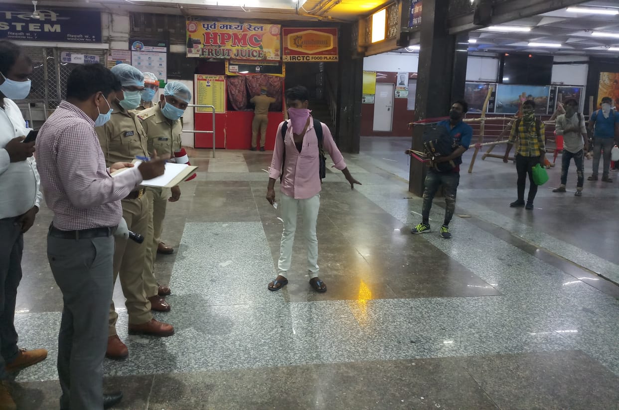 Special train arrived with one and a half thousand workers from Rajpipla