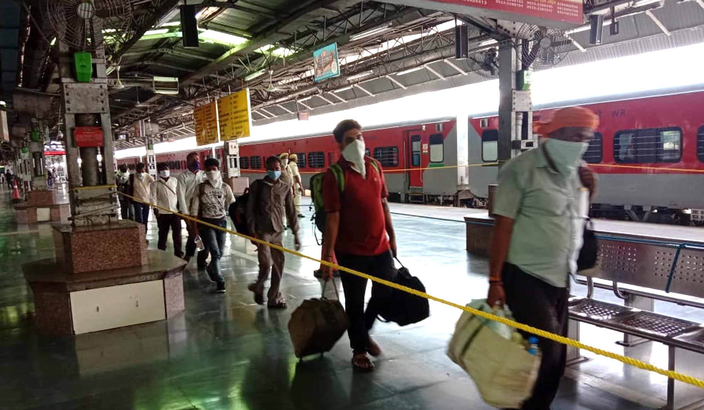 More than 5000 workers from three special trains arrived in Prayagraj