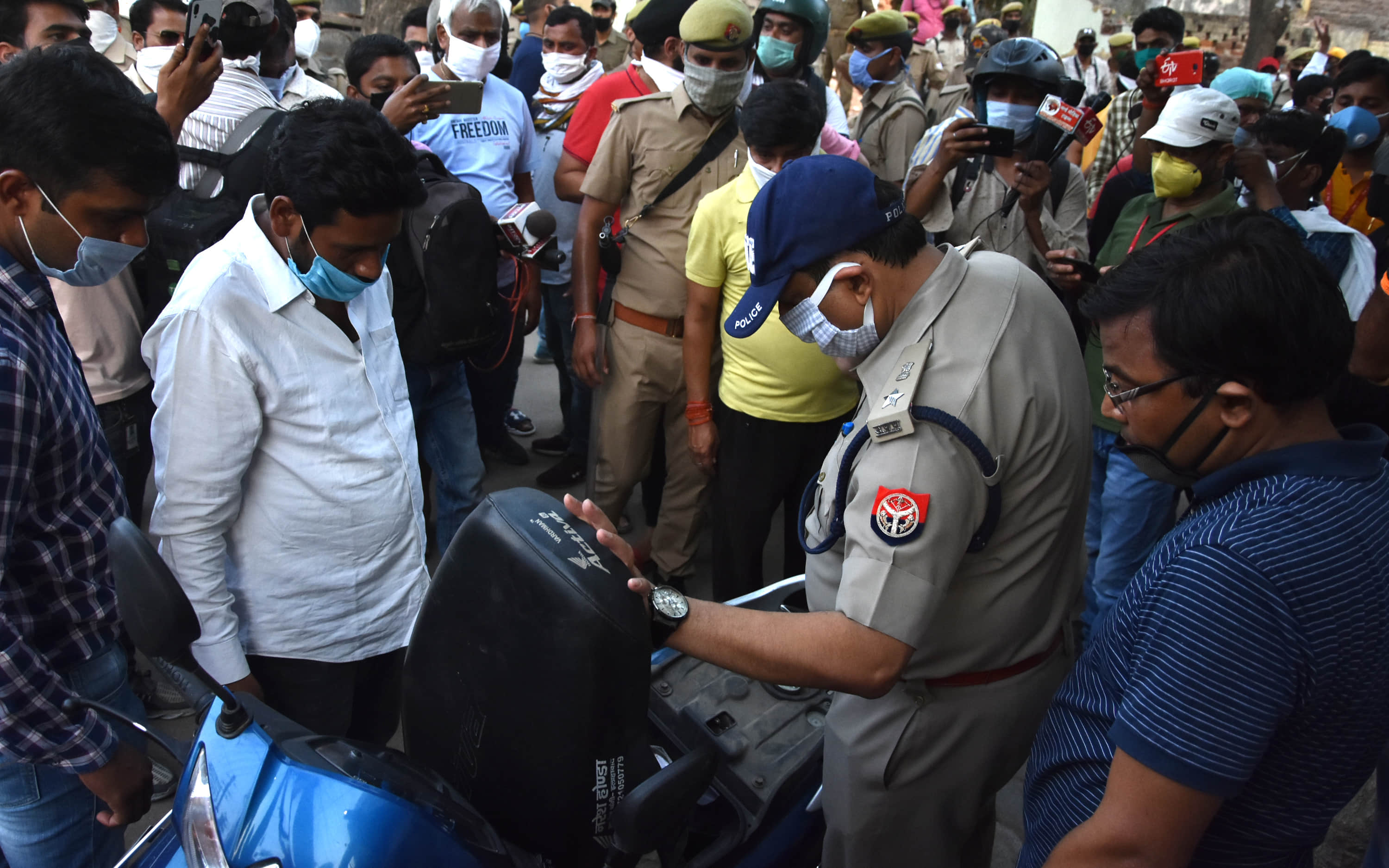 Parents, wife and sister murdered by betel nut in Prayagraj