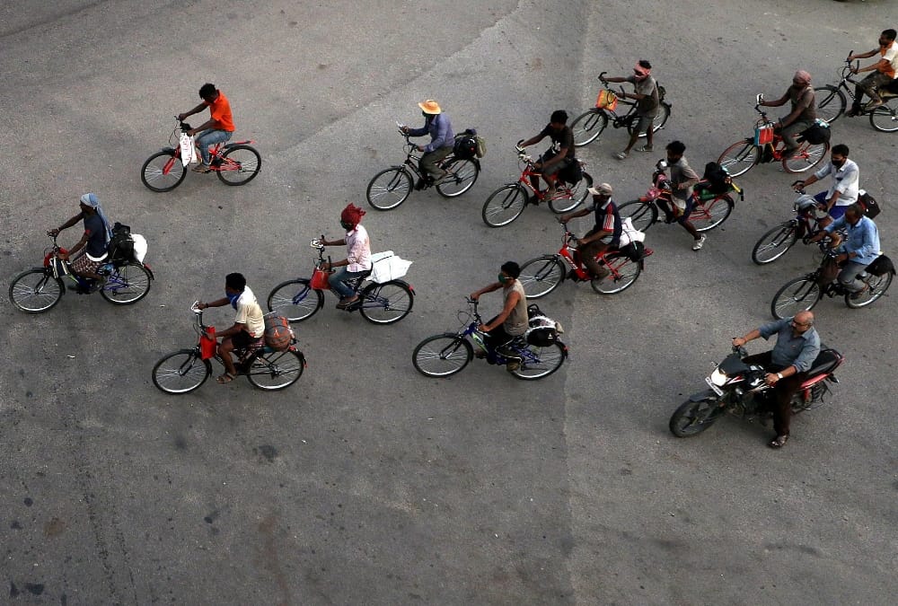 labourers reached lucknow from mumbai by cycle during lockdown