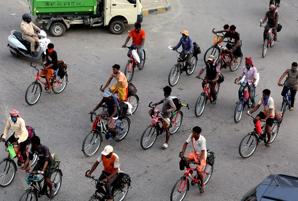 labourers reached lucknow from mumbai by cycle during lockdown