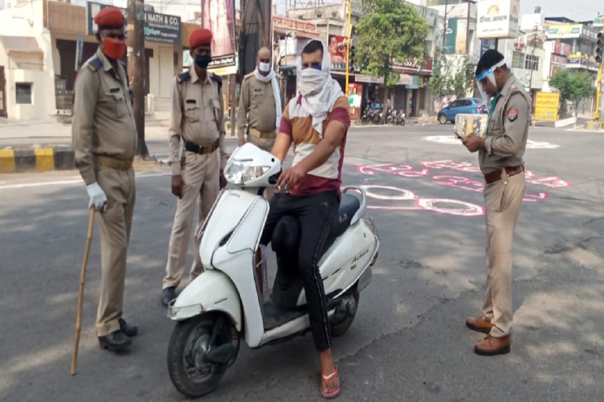 Meerut, Uttar Pradesh Lockdown Latest News Update Today, Police has conduct checking operation during the complete lockdown in the city