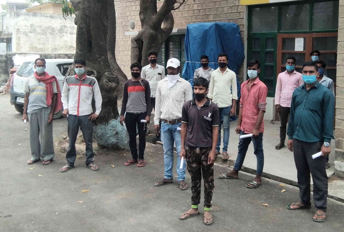 Migrant workers sent to home form Baddi Arki Solan kala amb sirmour