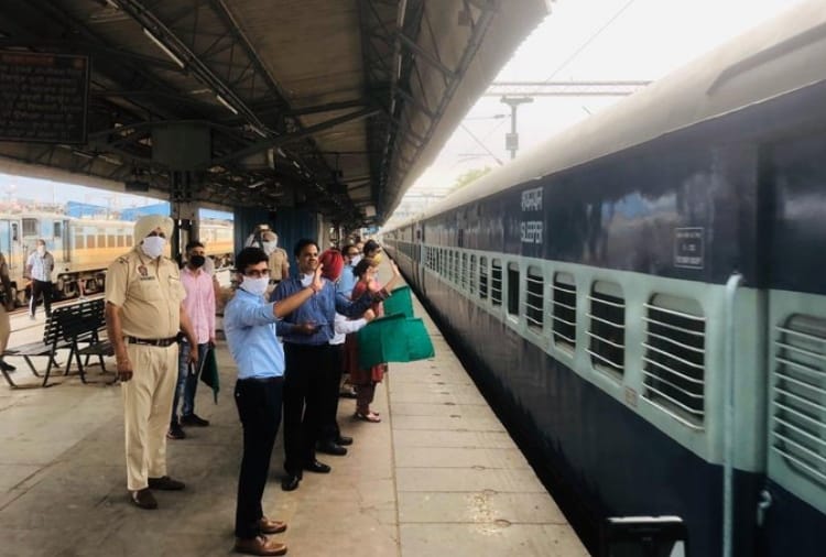 100th train carrying migrants departs from Ludhiana railway station