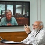बिल गेट्स से चर्चा करते पीएम मोदी