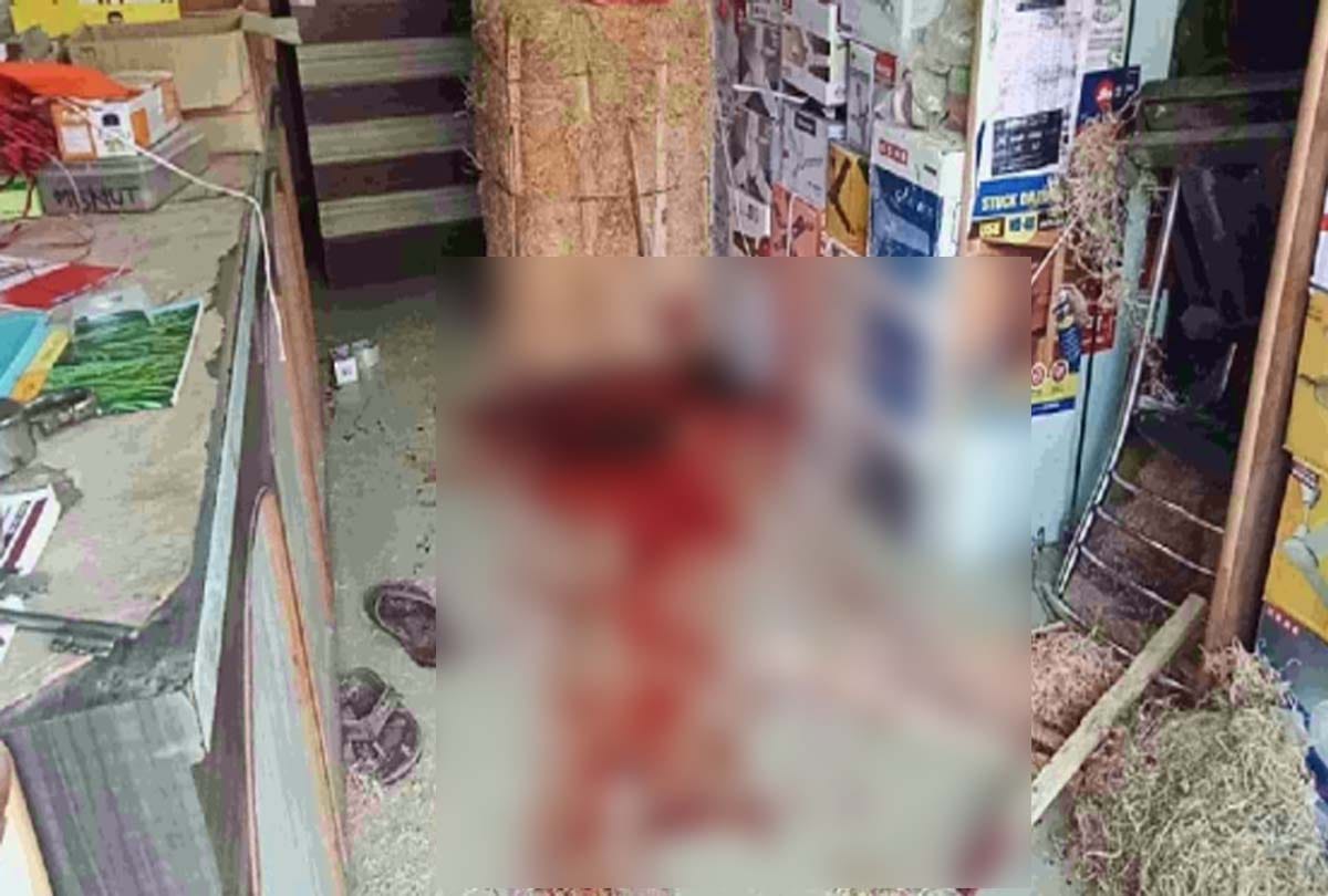 Prayagraj family murder case accused did not feel sorry for death of his family Keeps telling girlfriend innocent