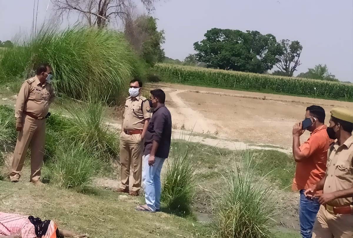 Woman murdered, villagers capture killer and hand it over to police in etawah