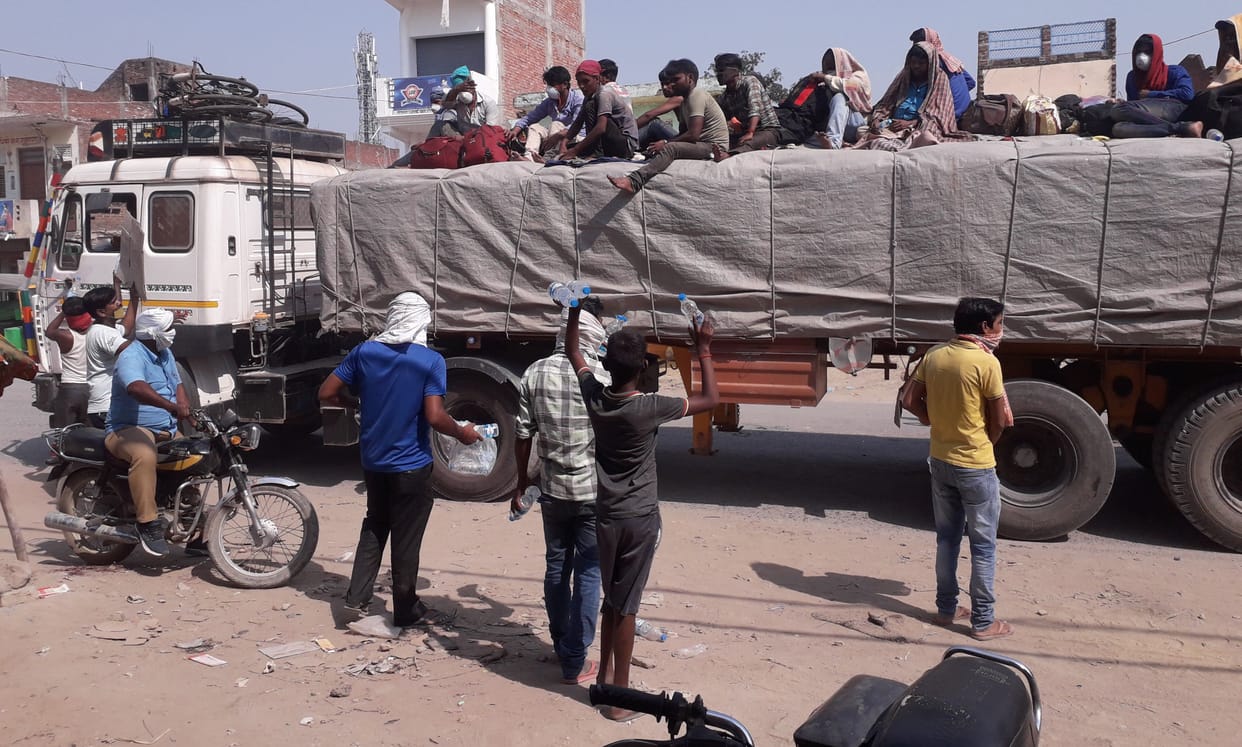 Migrant laborers are reaching Azamgarh continuously,  increasing danger