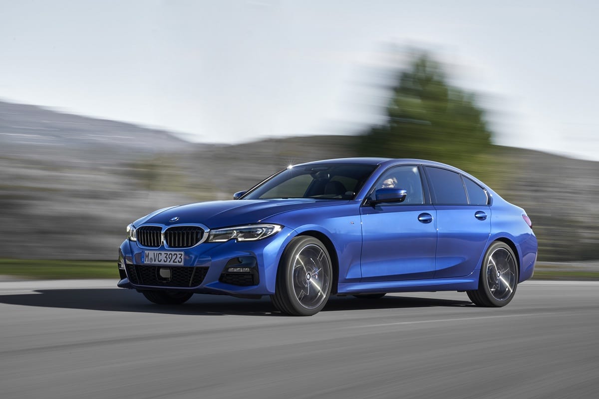 BMW Recall German luxury car brand BMW recalls more than one million cars over an engine fire risk in US