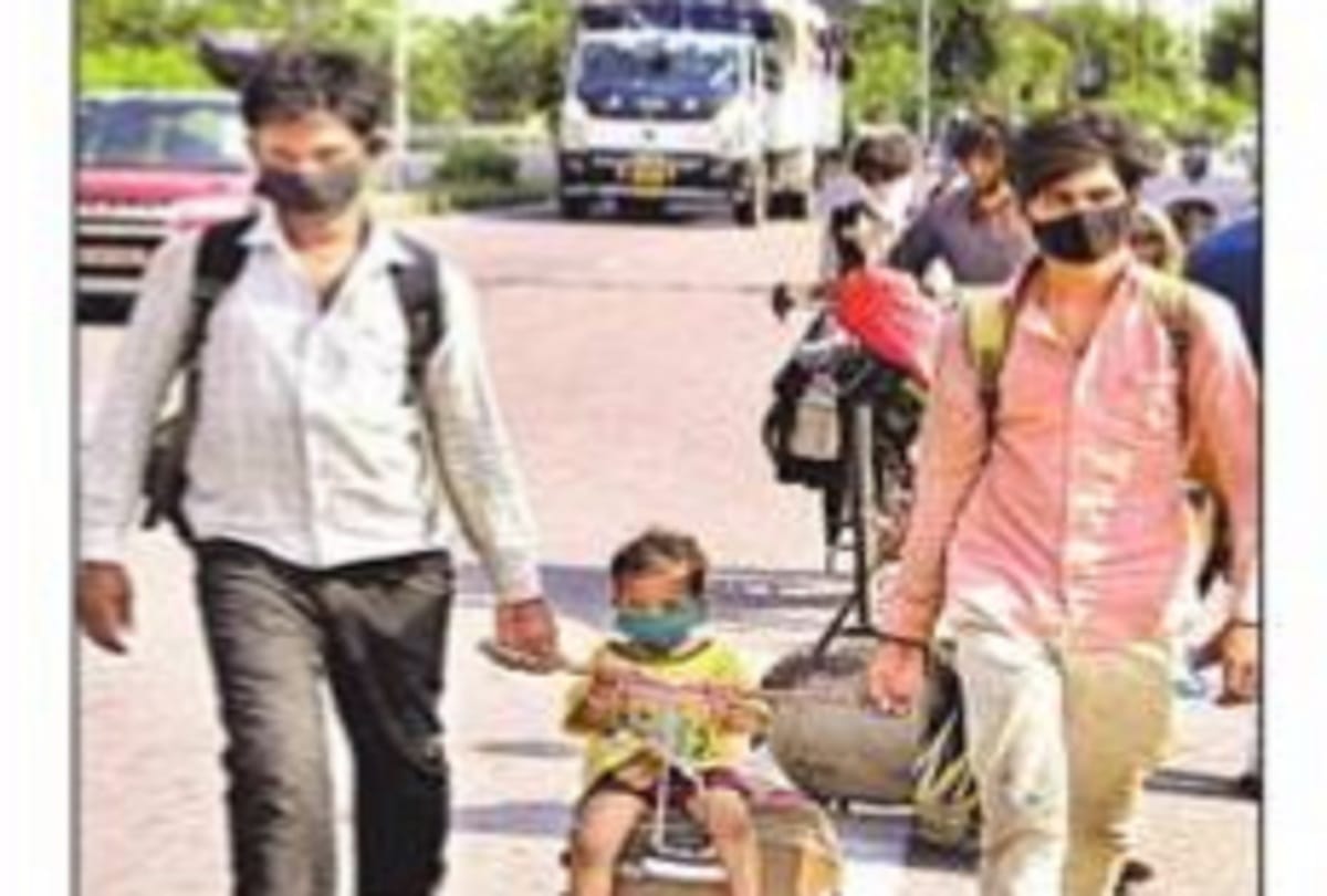 lockdown in india workers are struggling to go home see photos