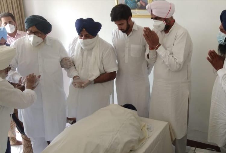 Manpreet Badal Father and Parkash Singh Badal Brother Gurdas Badal Funeral