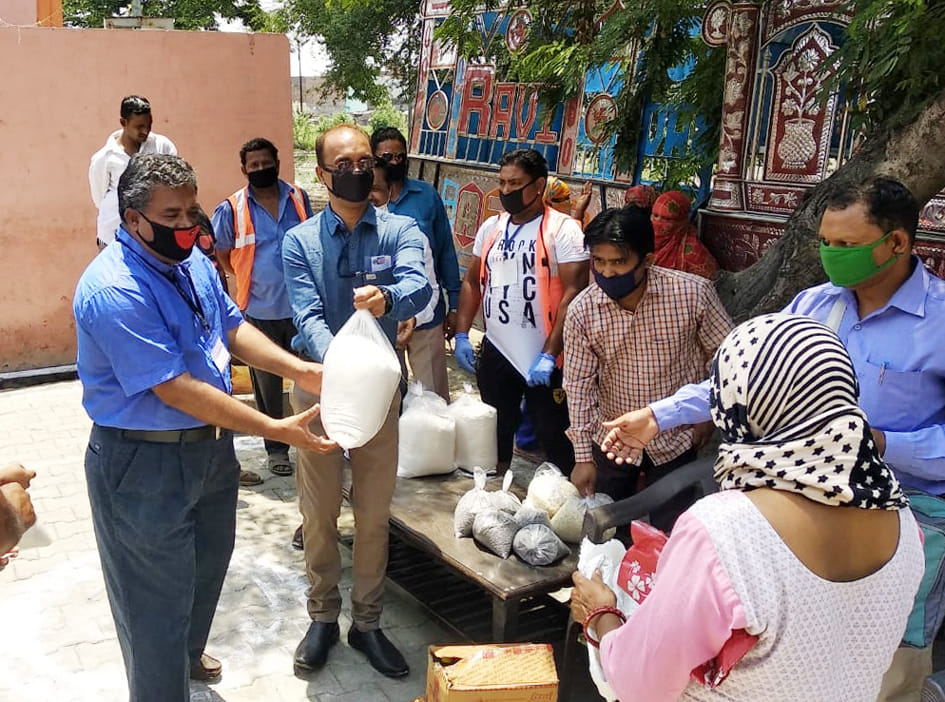 Food packets delivered to the destitutes