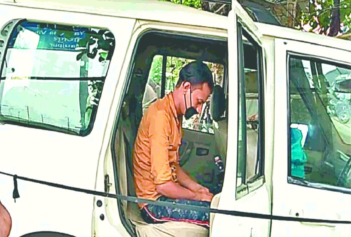 Shahnawaz has been following the lockdown in car for 50 days in delhi