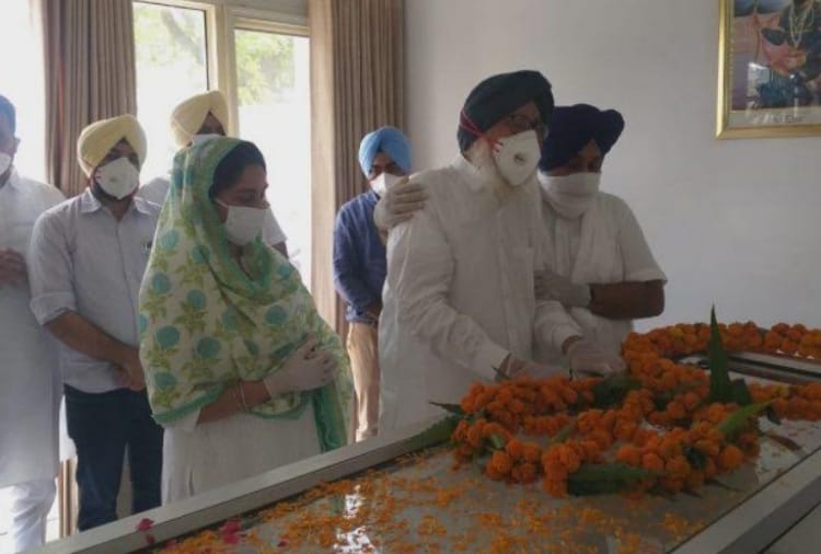 Manpreet Badal Father and Parkash Singh Badal Brother Gurdas Badal Funeral
