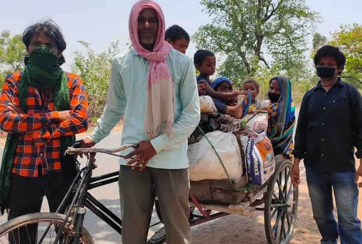 Lockdown: Workers brought the family home by pulling a 500 km rickshaw