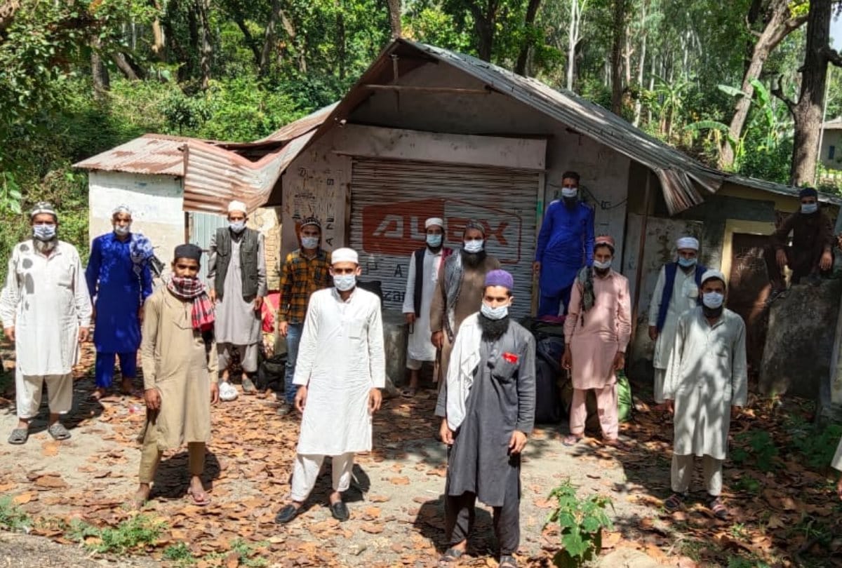 Jamatis sent to nerva himachal pradesh by Sirmour District Administration