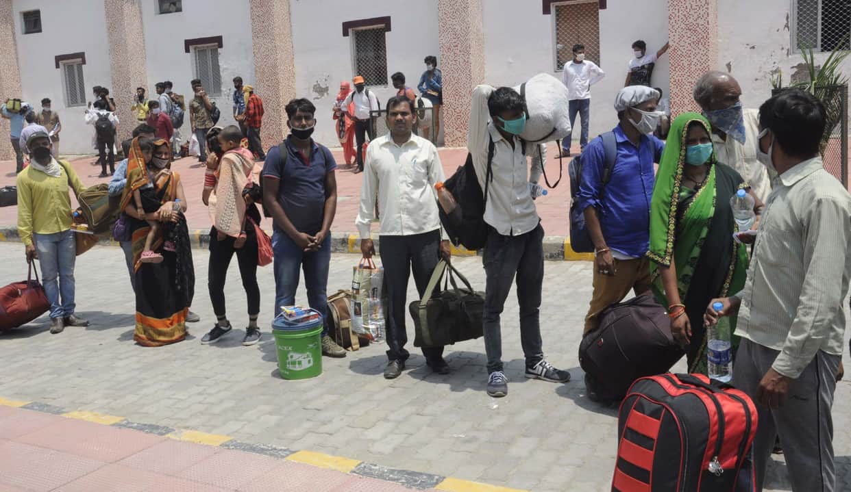 Pratapgarh: 6222 workers from four laborers special trains