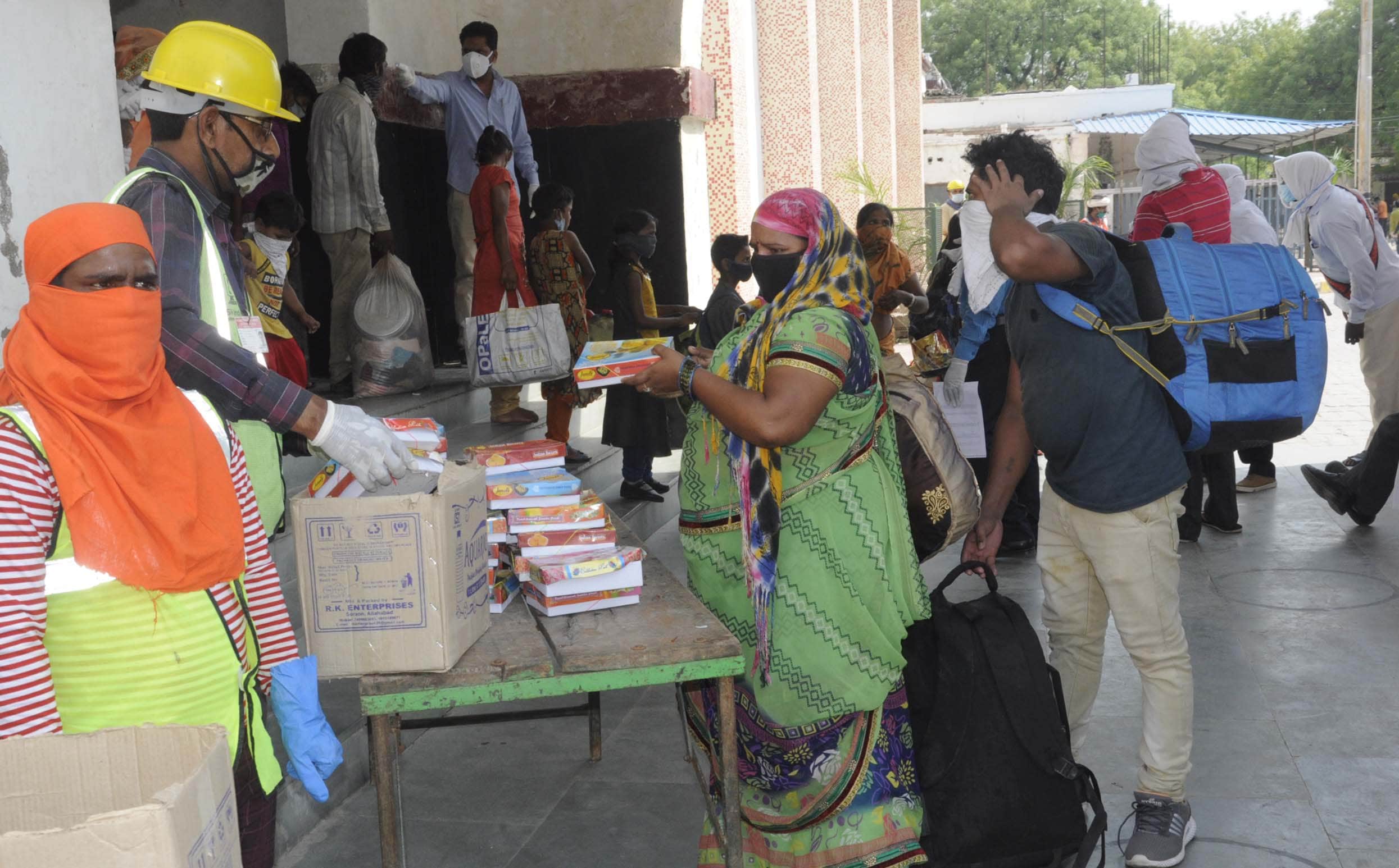 Pratapgarh: 6222 workers from four laborers special trains