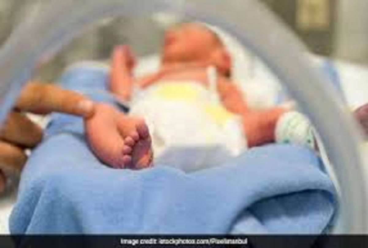 Corona infected woman gave birth a healthy baby in delhi