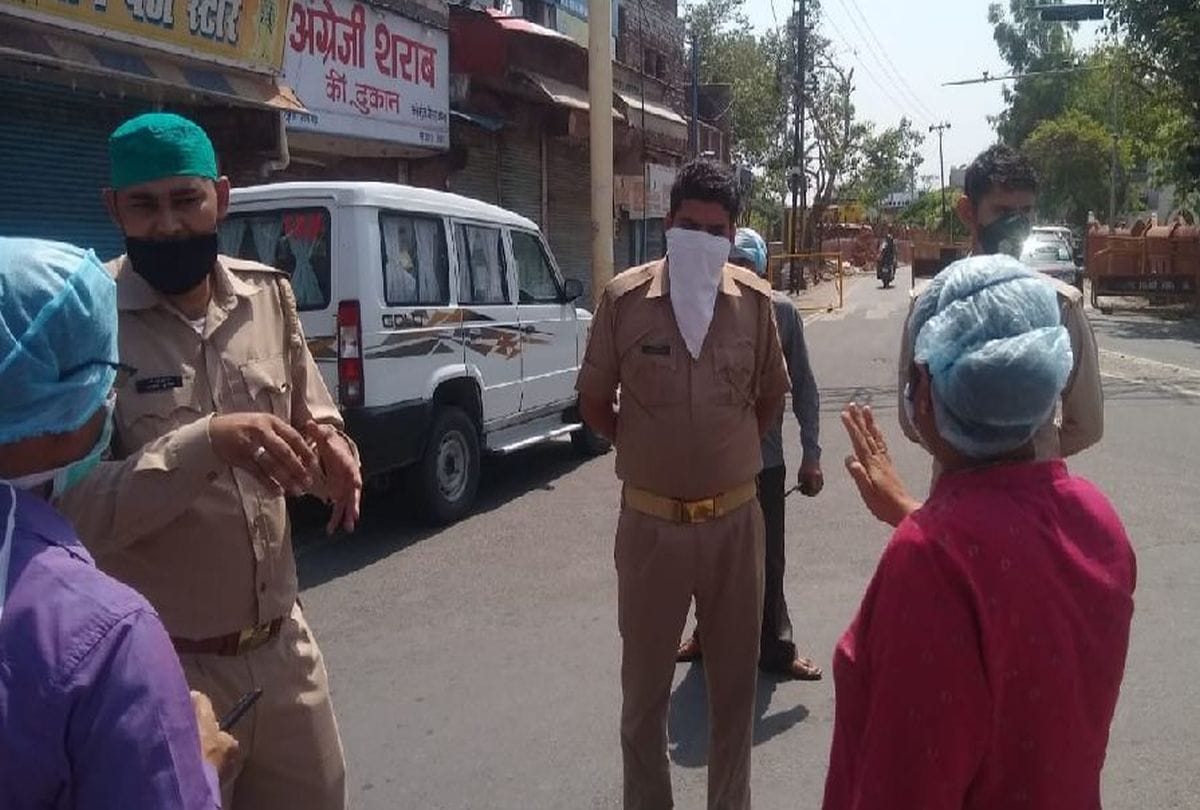 Agra Police Cut Lekhpal Challan Sdm Sadar Garima Singh Protests