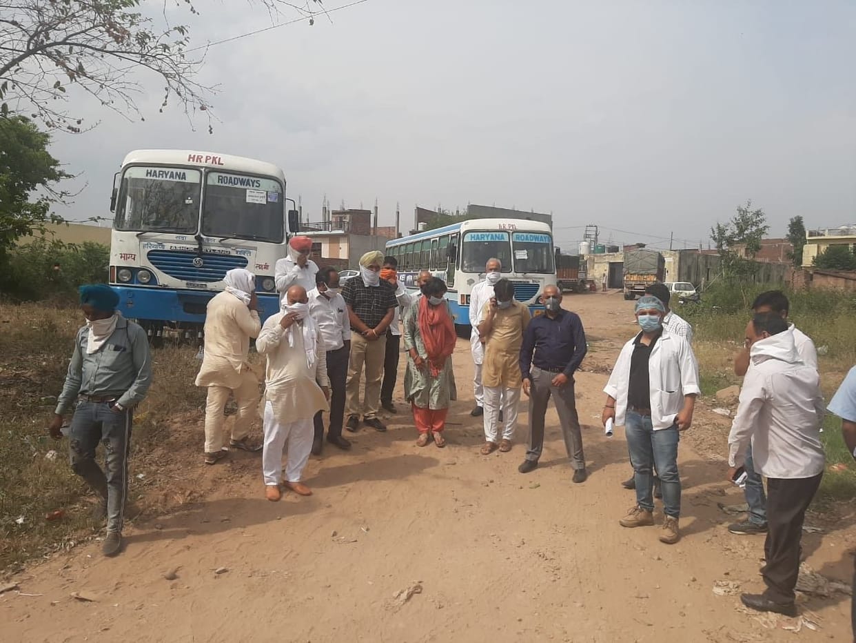 152 migrant laborers in 5 buses leave for Saharanpur
