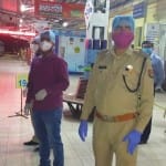 मिर्जापुर स्टेशन पर पहुंची ट्रेन।