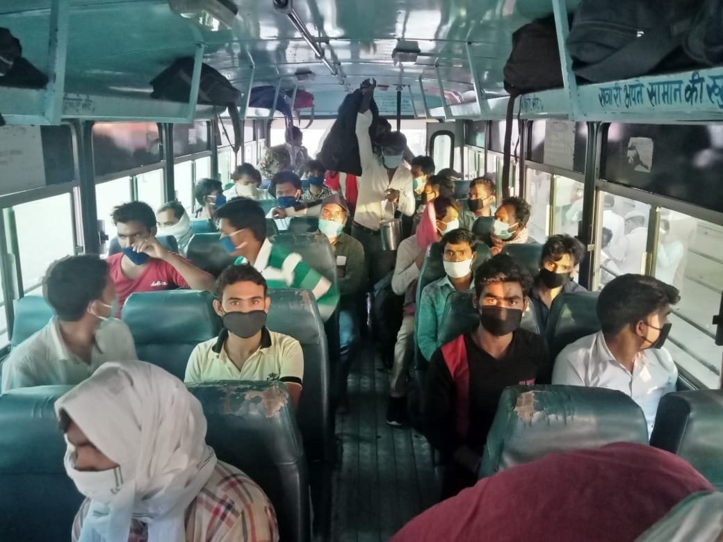 945 migrants leave from 23 buses