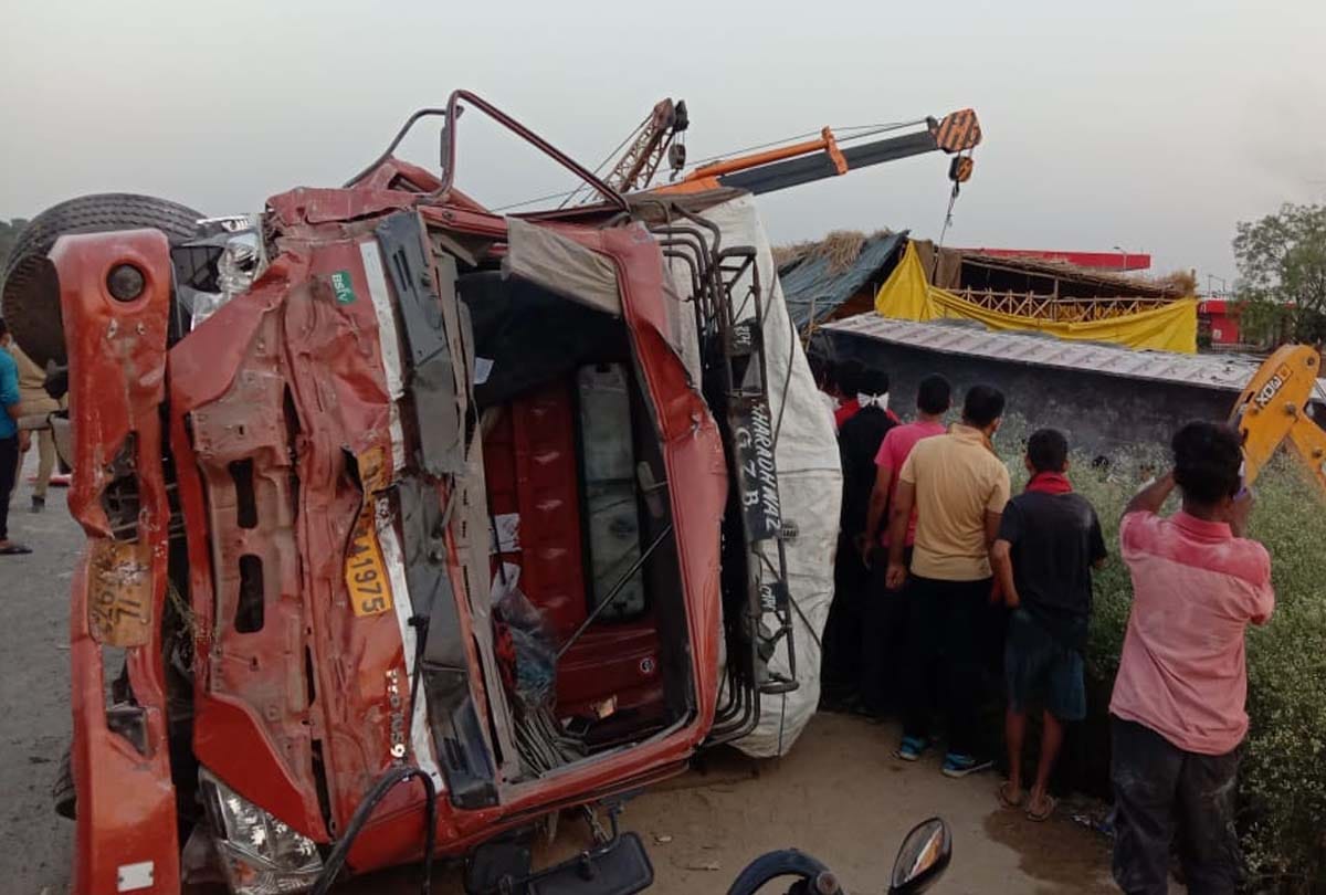 Auraiya UP road accident on Delhi Kolkata highway, 24 people died, auraiya news