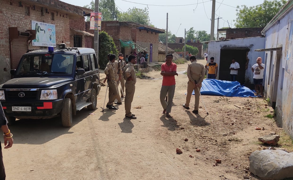 Sticks, poles on caste comment, 10 injured