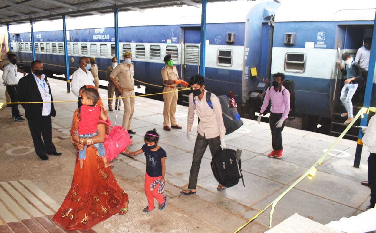1541 labour comes from panjab by train