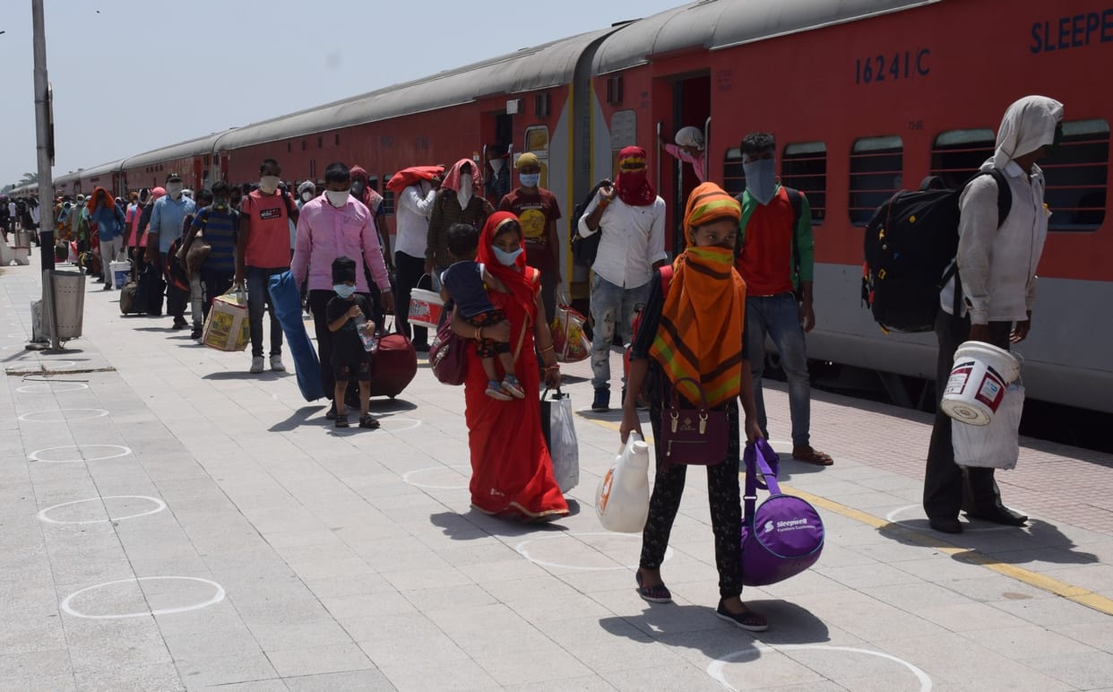 3384 migrants reached the district by three trains