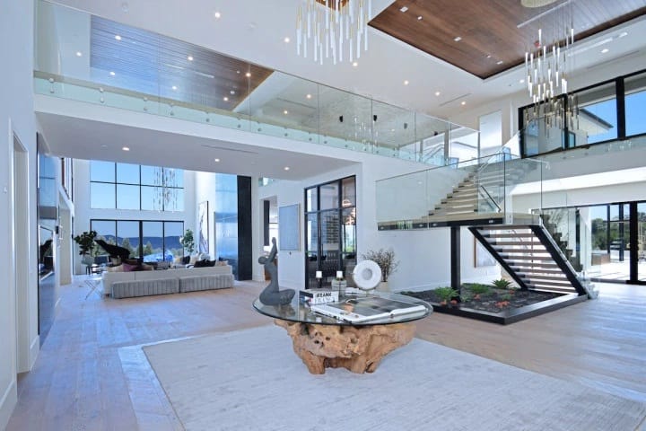 Priyanka Chopra And Nick Jonas Luxury Home 20000 square fit In Los Angeles Inside pictures