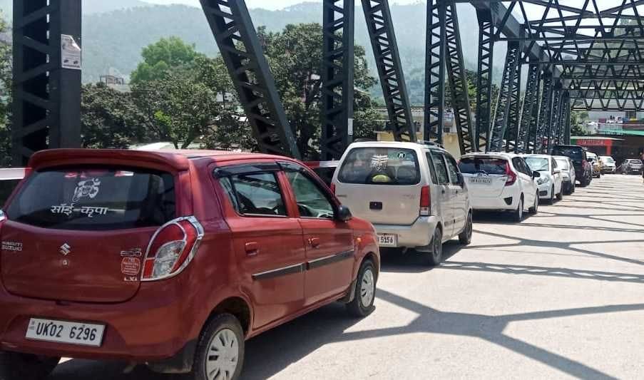 Parking on Bridge in bageshwar