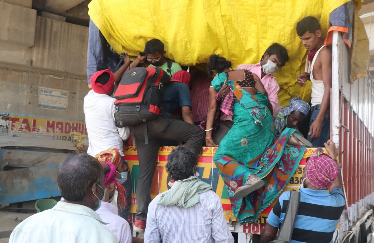 Top ten Migrant workers latest photos in Gorakhpur