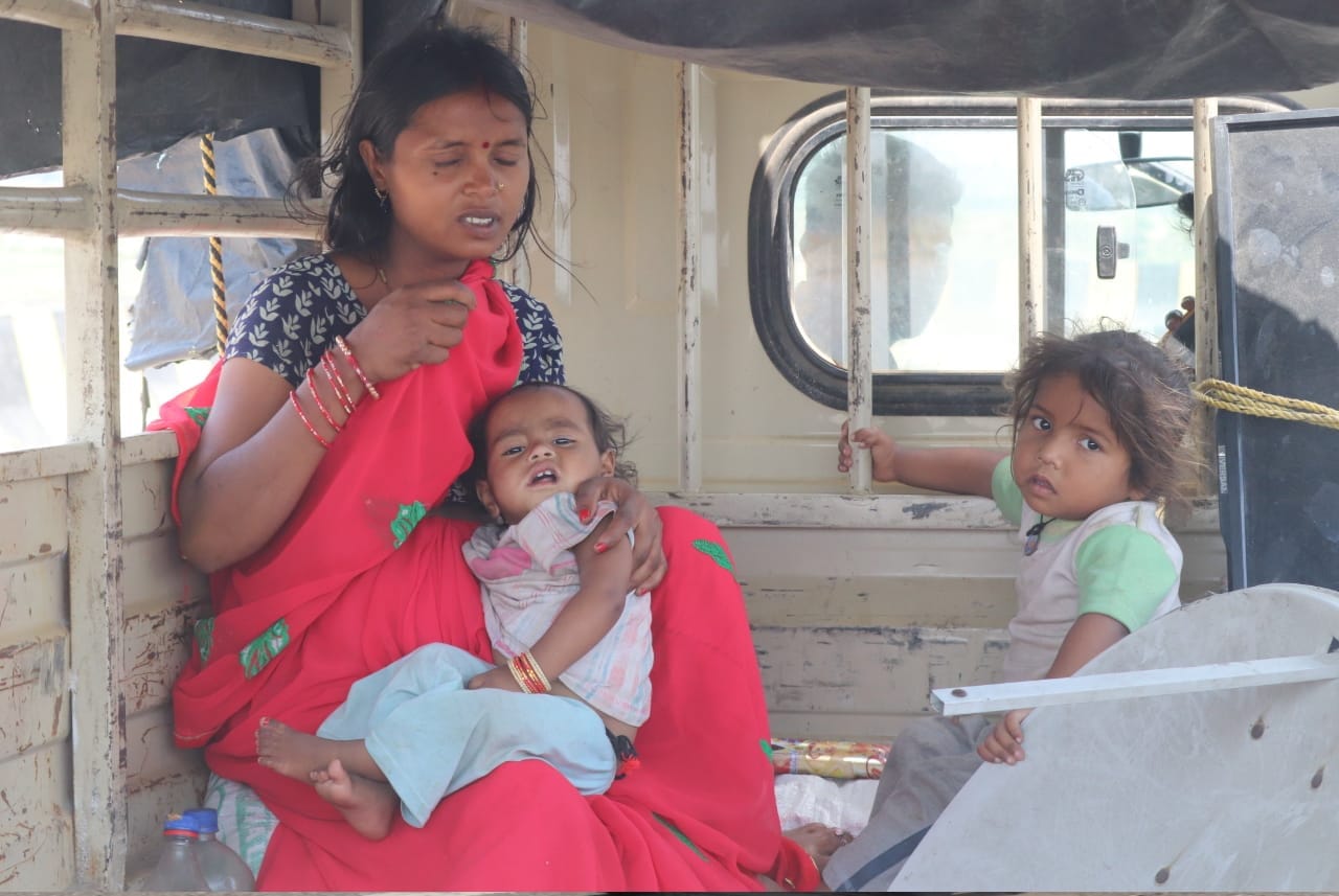 Top ten Migrant workers latest photos in Gorakhpur
