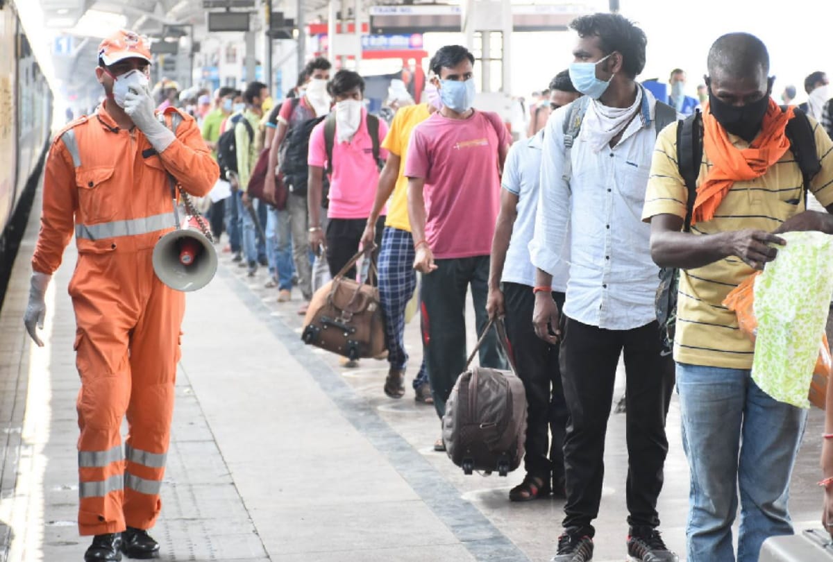 Ten special train reached Gorakhpur with migrant workers