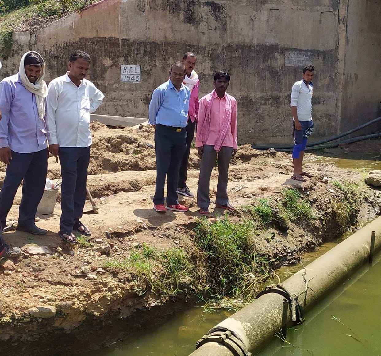 Nehru nagar water problem pipe line damage