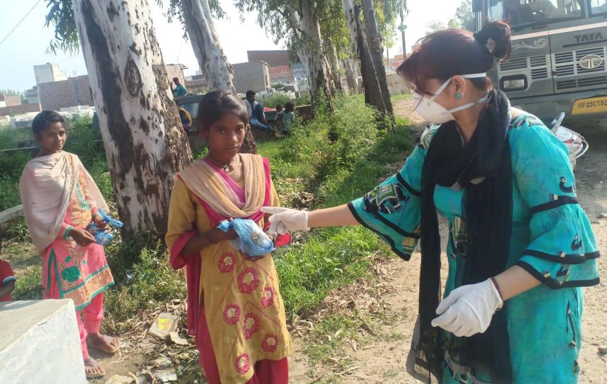 Distribute ration kits to 20 needy