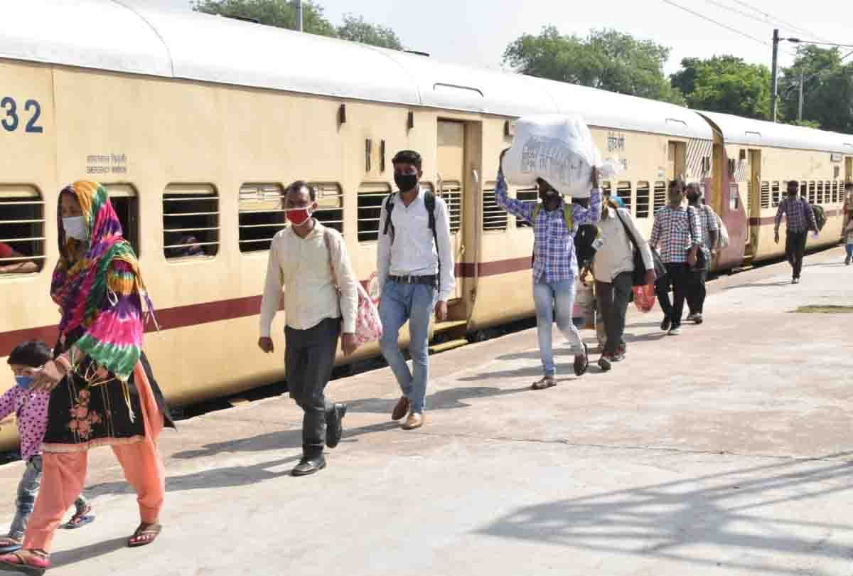 Workers going home from special train created ruckus when no water was available